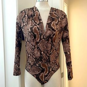 Zara Long Sleeve Sneak Print Body Suit Size M
